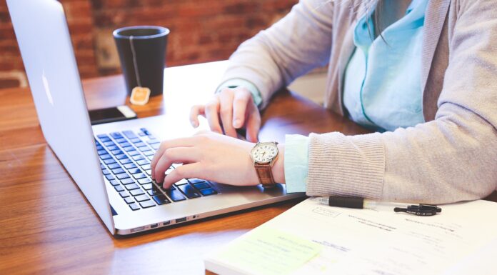 Why Do Students Choose Distance Learning Over Other? lovely professional university ba distance