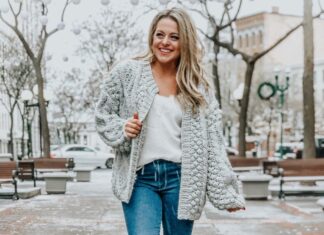 How does this chicwish attract the customer? chicwish